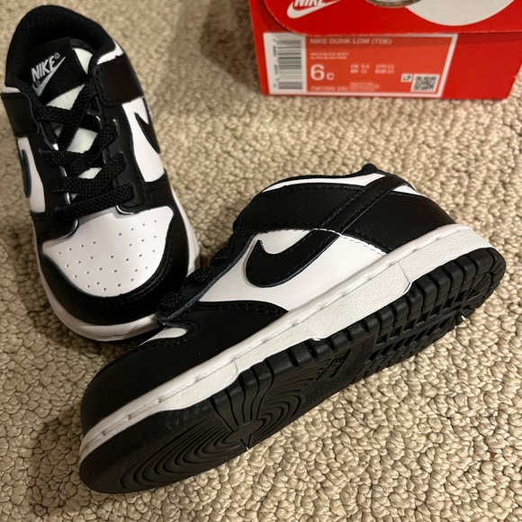 New! Black & white Nike dunk low size 6C - Picture 4 of 4